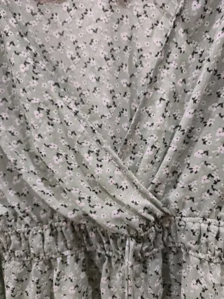 Blusa Stradivarius floral verde