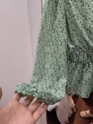 Blusa Stradivarius floral verde