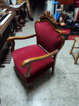 Sillón antiguo descalzadora terciopelo madera