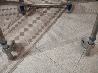 Andador Plegable Metálico 4 Ruedas