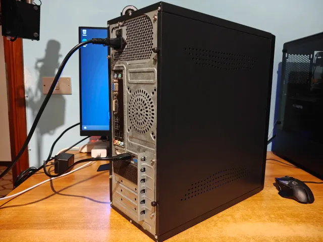 PC Windows 11 Intel i5-2500 NvidiaGT610, 16GB, SSD