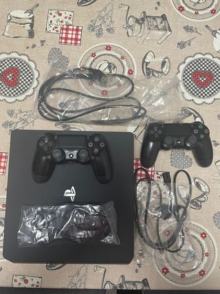 PS4 Slim 1TB + 2 Mandos + 5 Juegos