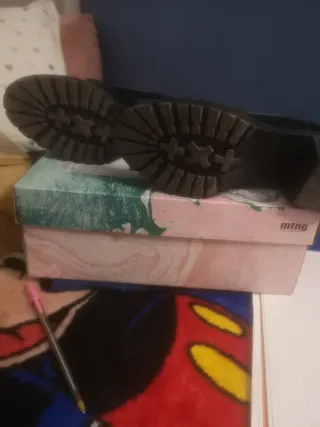 Zapatos negros charol