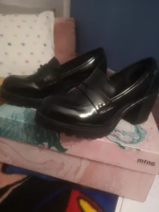 Zapatos negros charol