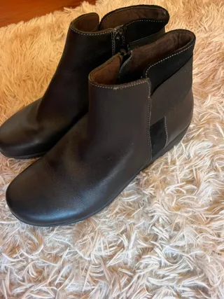 Botines de piel negros