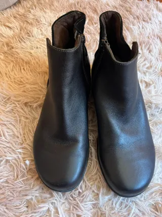 Botines de piel negros