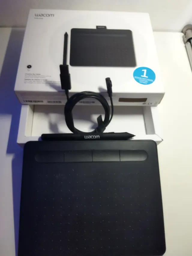 Wacom Intuos Tableta Gráfica y Lápiz