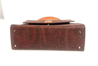 Bolso de mano y hombro estampado