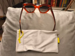 Gafas de sol ojo de gato Hawkers rojas