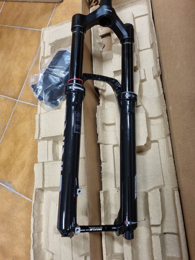 Horquilla RockShox Lyrik Ultimate Negra