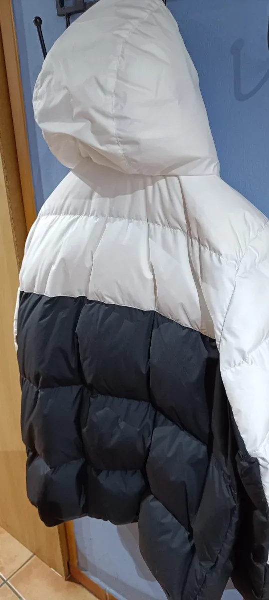 Chaqueta Nike Puffer XL Blanca y Negra