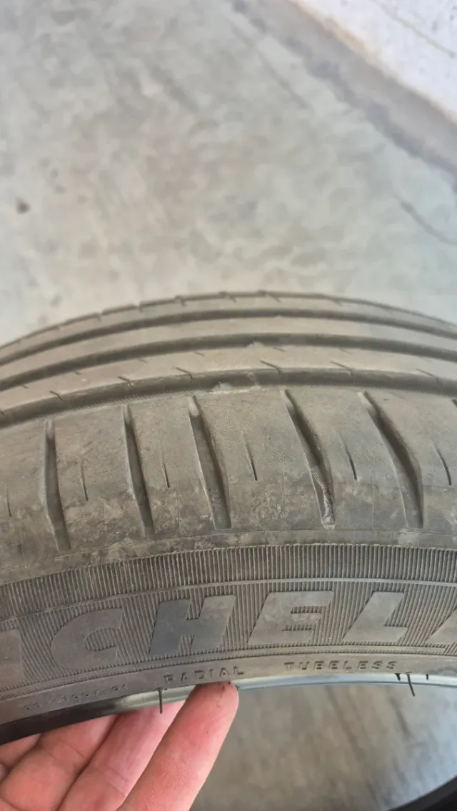 2 NEUMÁTICOS Michelin