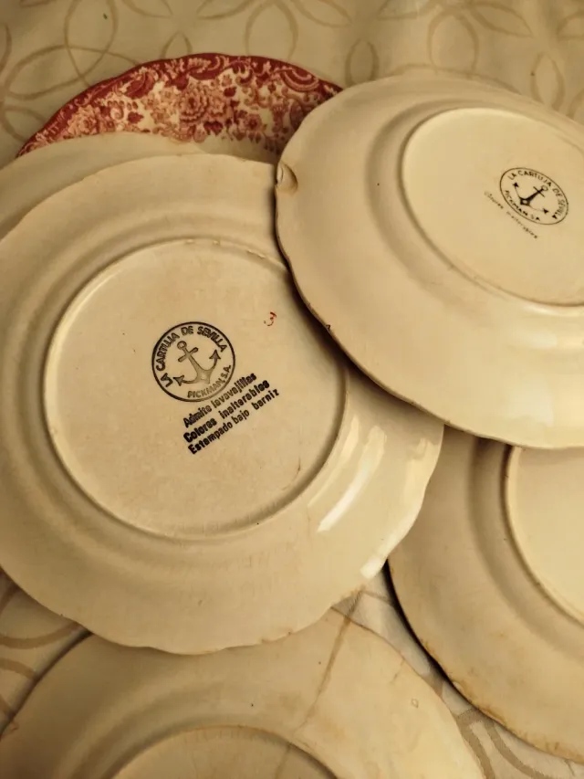 Platos La Cartuja Antiguos (Defectos) Lola.