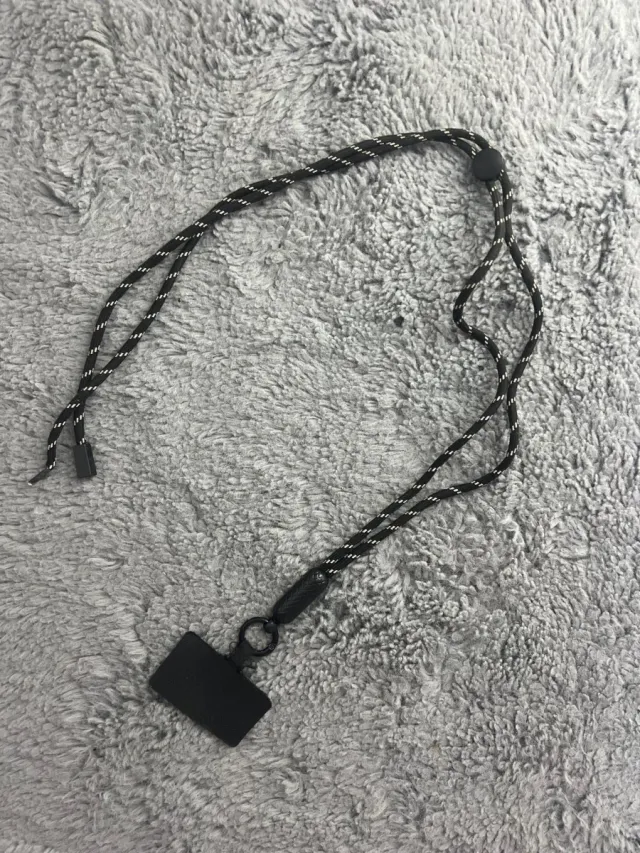 Cordoncino per cellulare con gancio