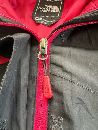 Giacca The North Face Impermeabile Nero/Magenta