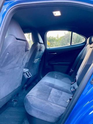 Lexus UX 2.0 250h Business