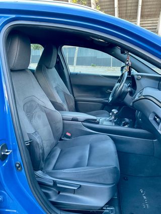 Lexus UX 2.0 250h Business