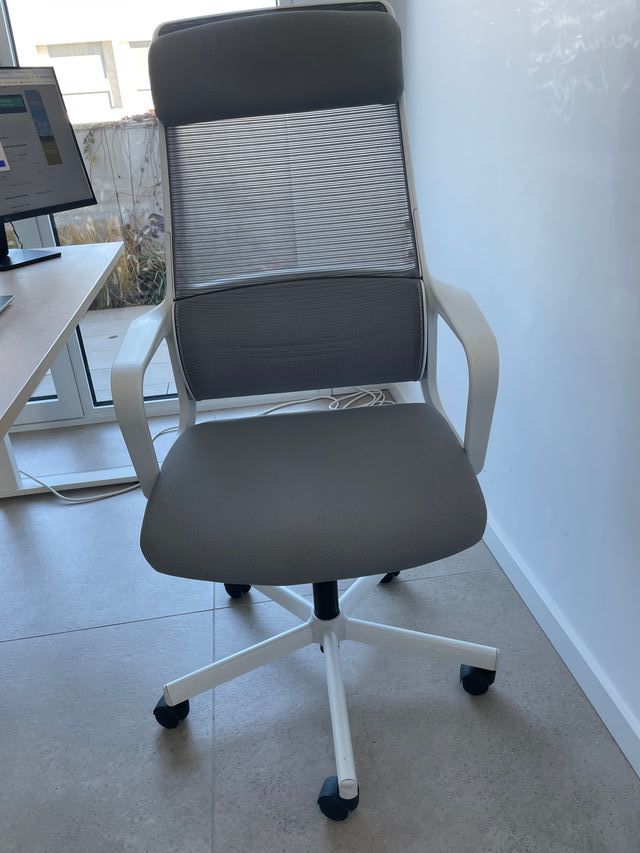 Sedia da scrivania ergonomica grigia