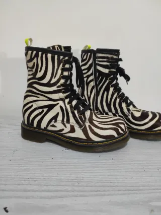 Botas Dr. Martens cebra