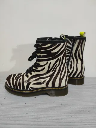 Botas Dr. Martens cebra