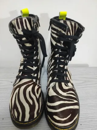 Botas Dr. Martens cebra