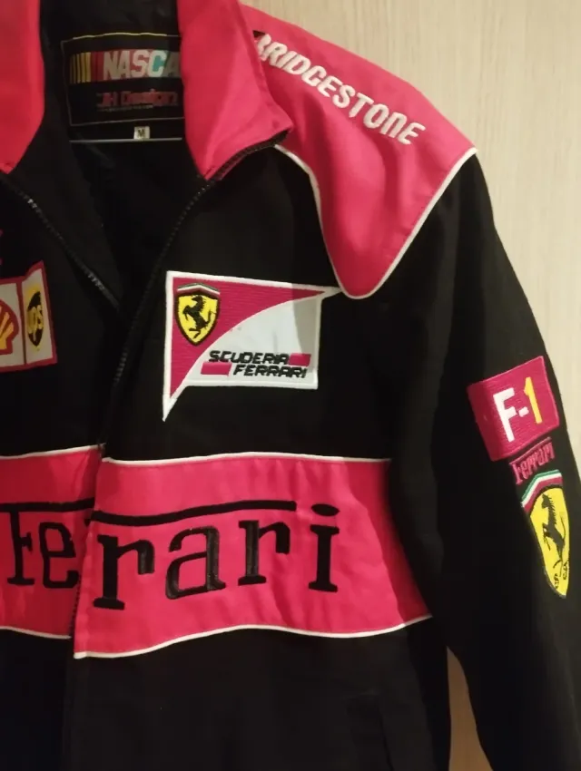 Chaqueta Ferrari Talla M Negra y Roja