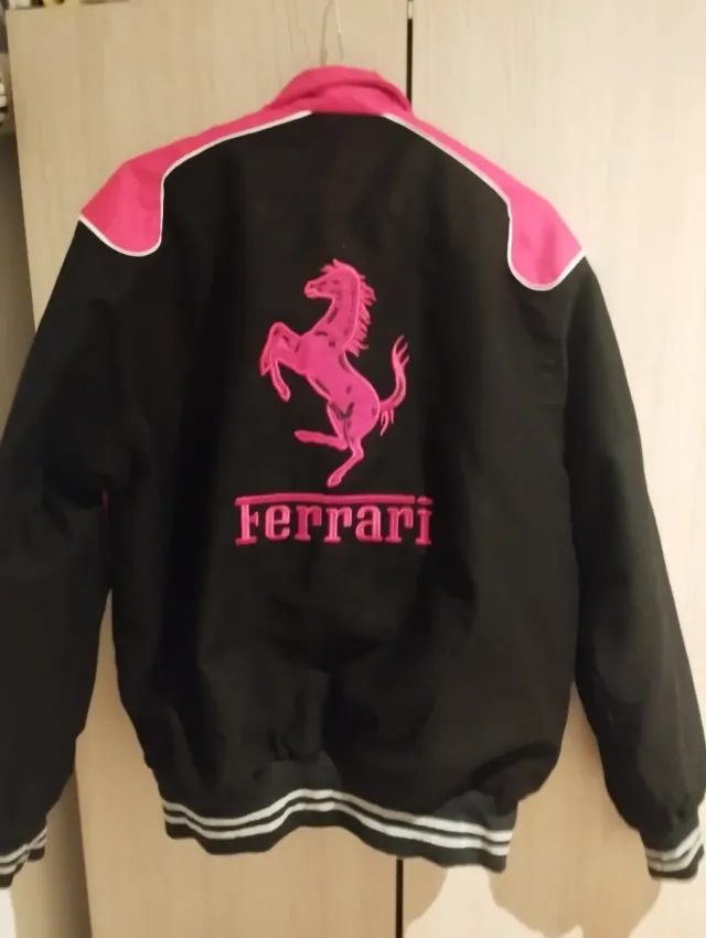 Chaqueta Ferrari Talla M Negra y Roja