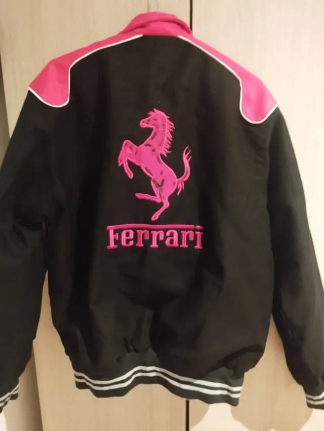 Chaqueta Ferrari Talla M Negra y Roja
