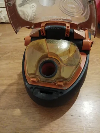 Aspiradora Rowenta Compacted Cyclonic 1900W