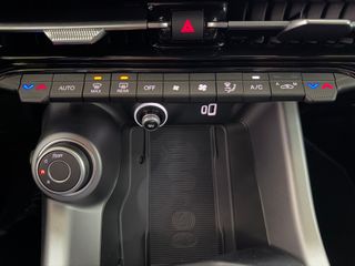 Alfa Romeo Tonale - Tapicería cuero/tela