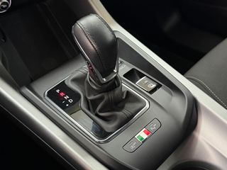 Alfa Romeo Tonale - Tapicería cuero/tela