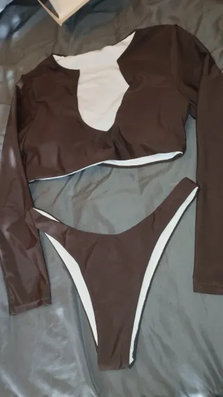 Bikini manga larga marrón y blanco
