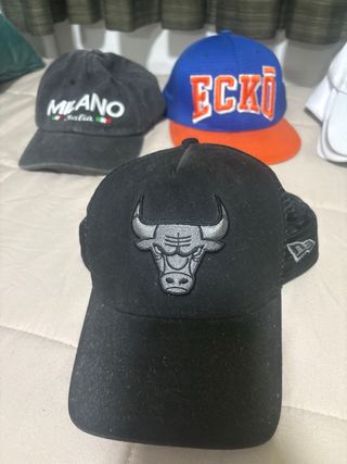 Todo tipo de gorras,precios negociables todos.