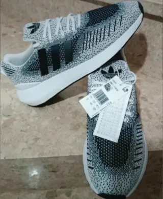 Adidas Hombre Zapatillas Running Negras y Blancas