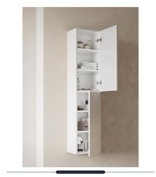 Mueble de baño blanco con lavabo