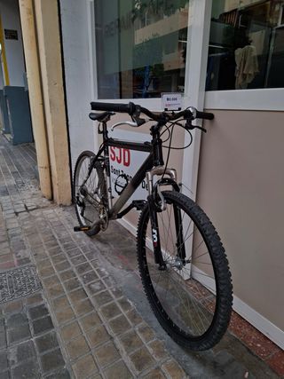 Bicicleta Montaña Talla M con suspensión delantera