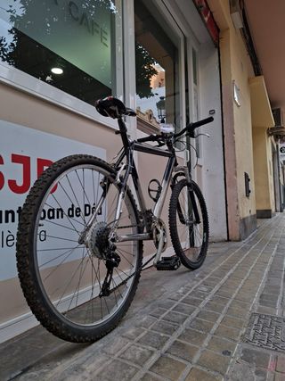 Bicicleta Montaña Talla M con suspensión delantera