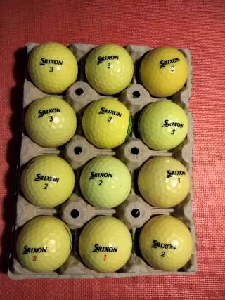 Bolas de golf amarillas srixon