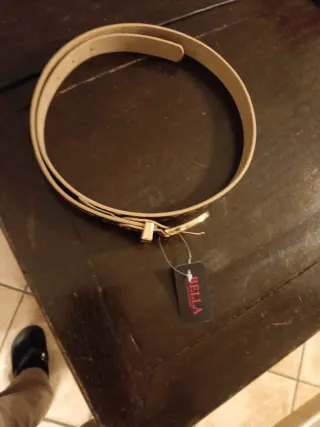 Cintura donna nuova con cartellino oro e nero