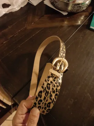 Cintura donna nuova con cartellino oro e nero