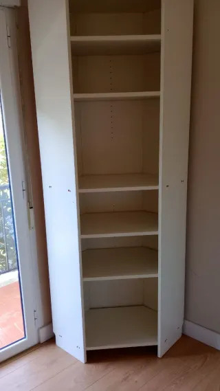 Armario esquinero blanco