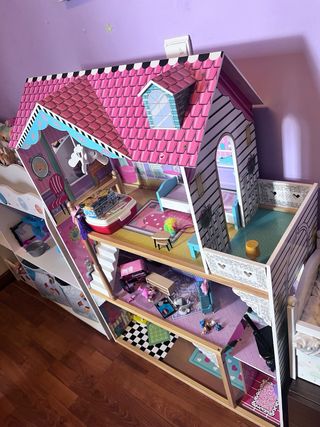 casa de muñecas madera 70€ precio negociable