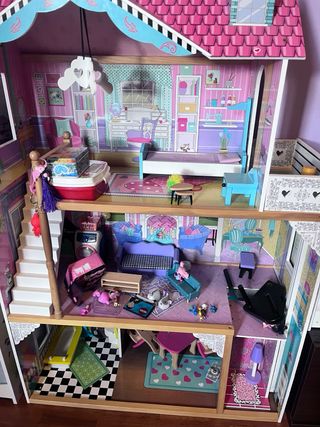 casa de muñecas madera 70€ precio negociable