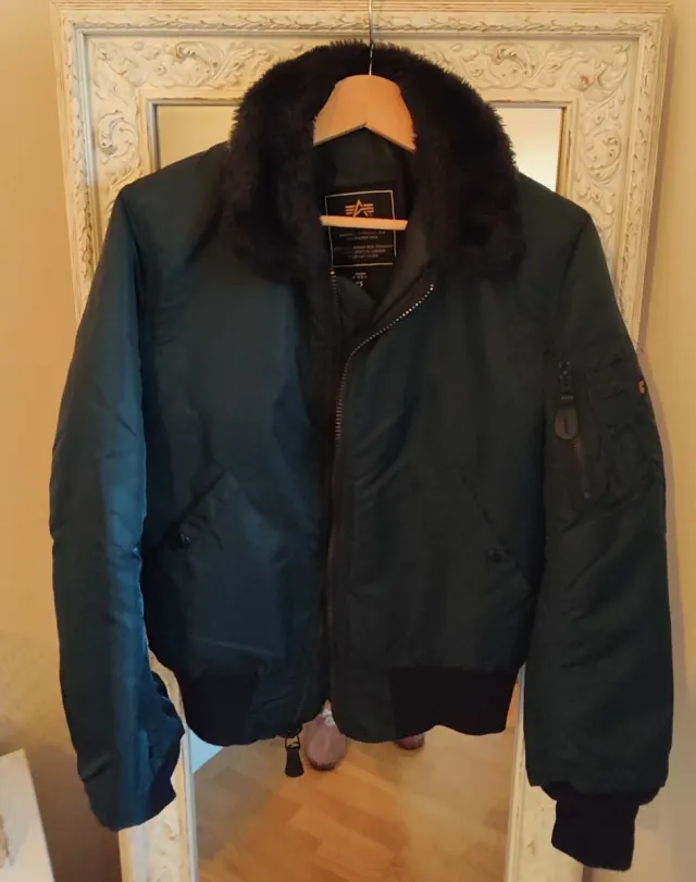 Bomber Aplha Industries con cuello de borreguito