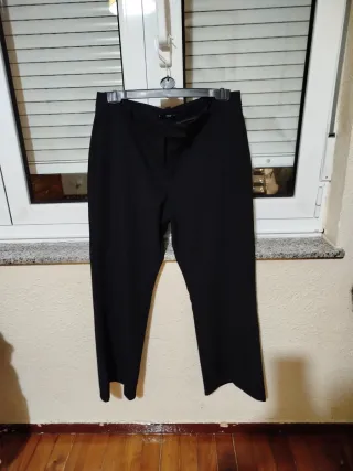 Pantalón negro Mango