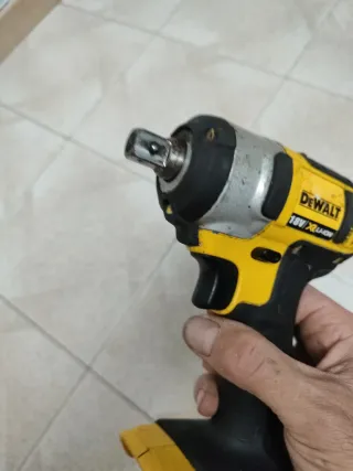 Atornillador Impacto DeWalt DCF880 18V