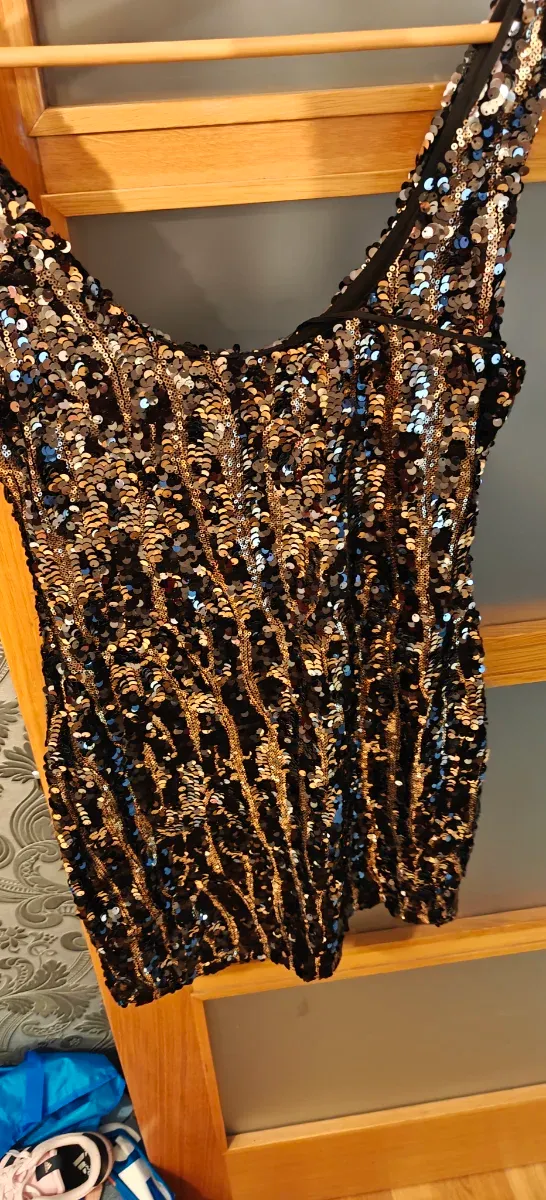 Vestido fiesta lentejuelas negro y dorado