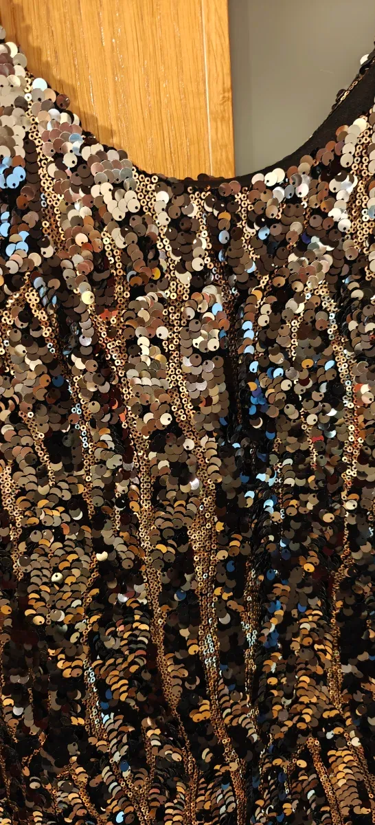 Vestido fiesta lentejuelas negro y dorado