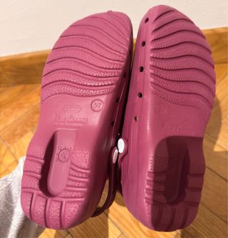 Zuecos sanitarios flotantes