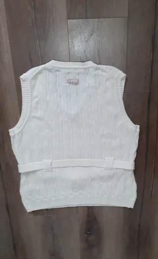 Chaleco de punto Lizgolf beige.